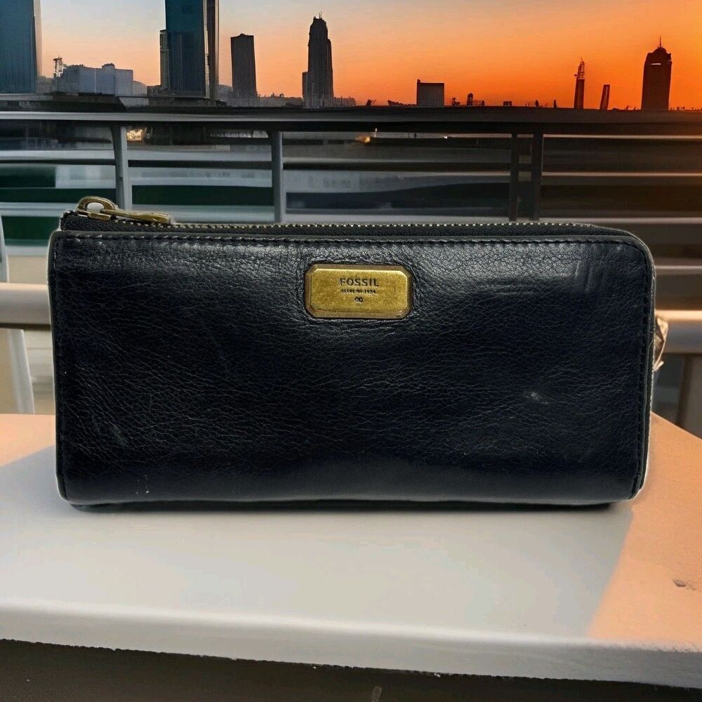 Fossil Women’s Leather Wallet, Black